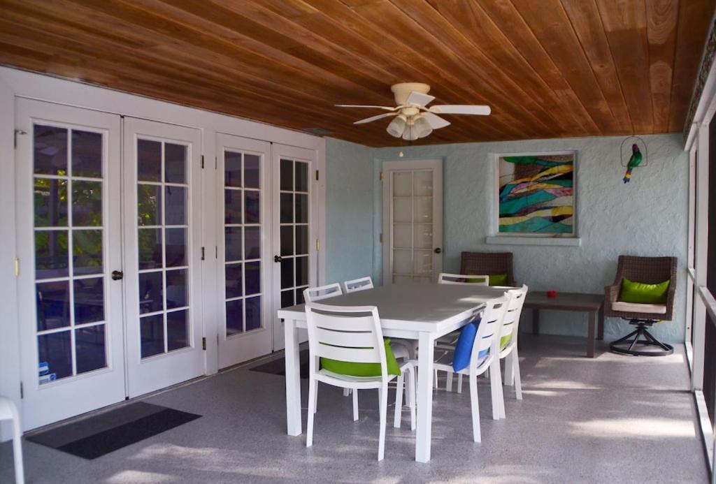 Clematis House Near Arlington Park With Heated Pool Villa Sarasota Exterior photo